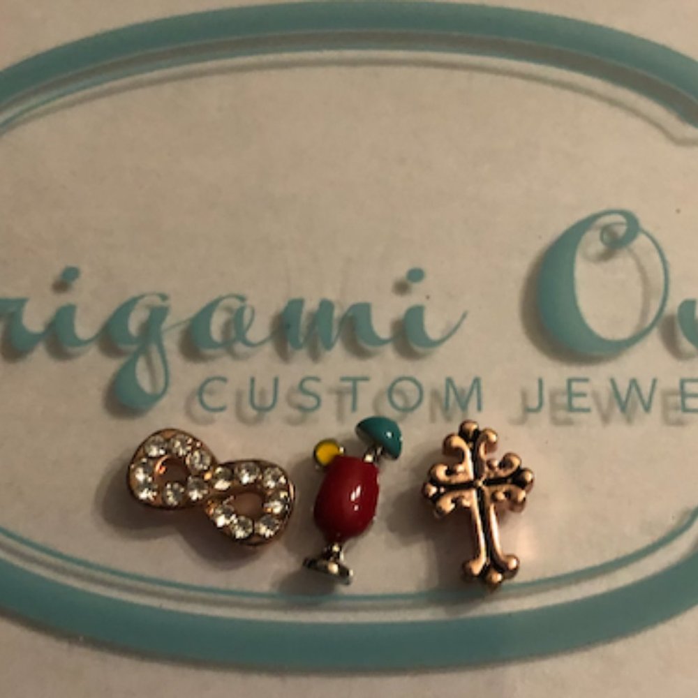 Origami Owl Drink & Cross Charm Set